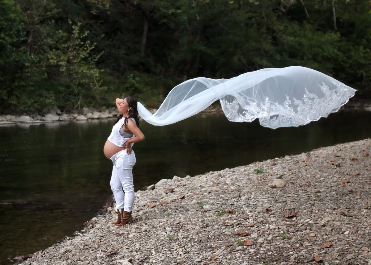 Maternity portrait beside the river